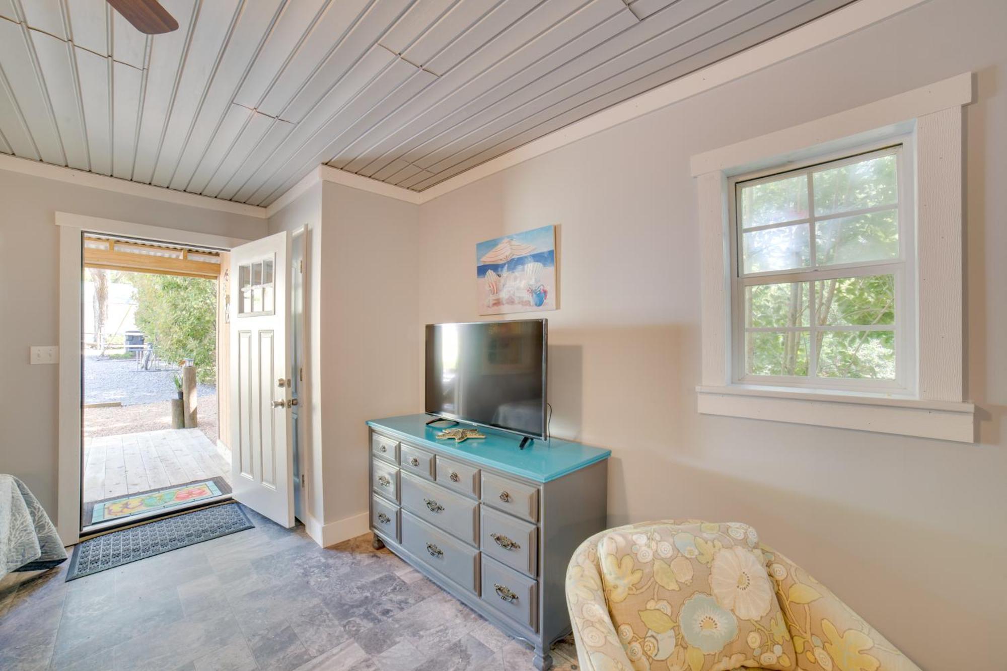 Ocean Isle Beach Studio With Patio - 1 Mi To Pier! エクステリア 写真