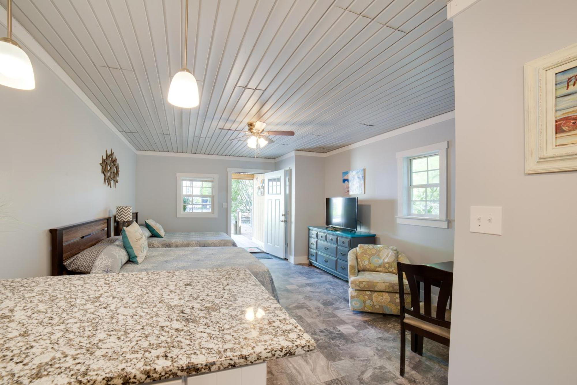 Ocean Isle Beach Studio With Patio - 1 Mi To Pier! エクステリア 写真