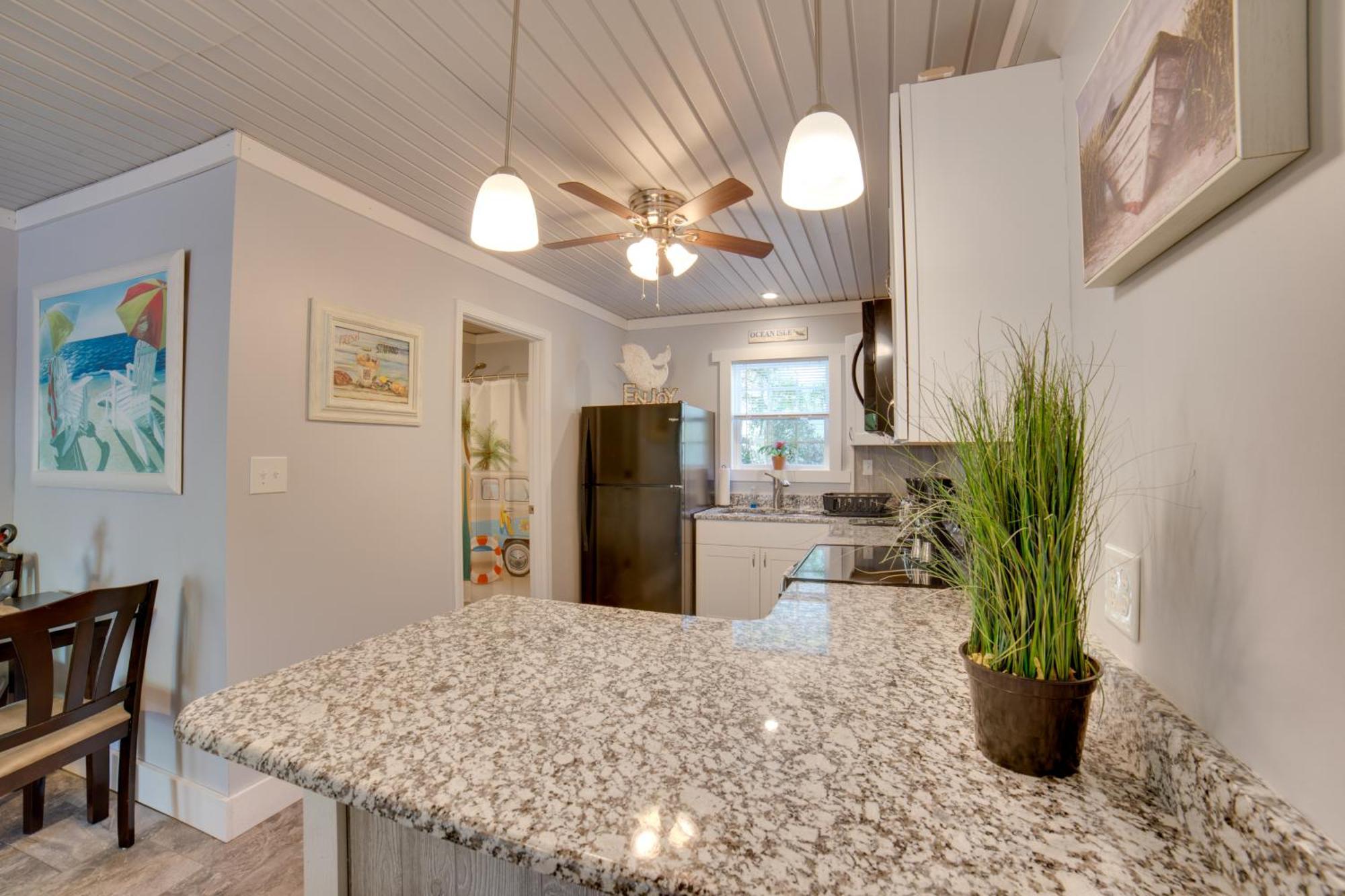Ocean Isle Beach Studio With Patio - 1 Mi To Pier! エクステリア 写真