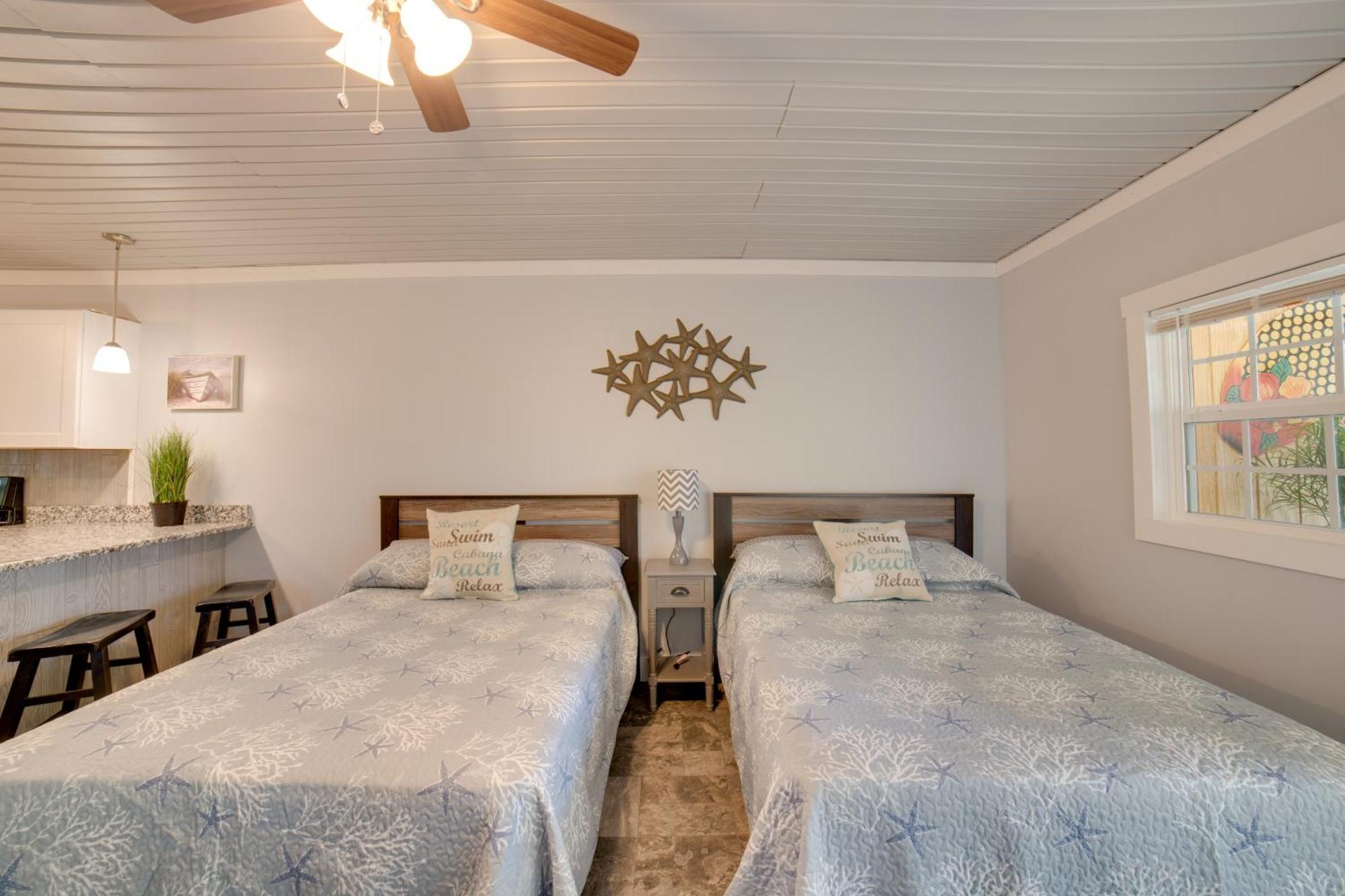 Ocean Isle Beach Studio With Patio - 1 Mi To Pier! エクステリア 写真