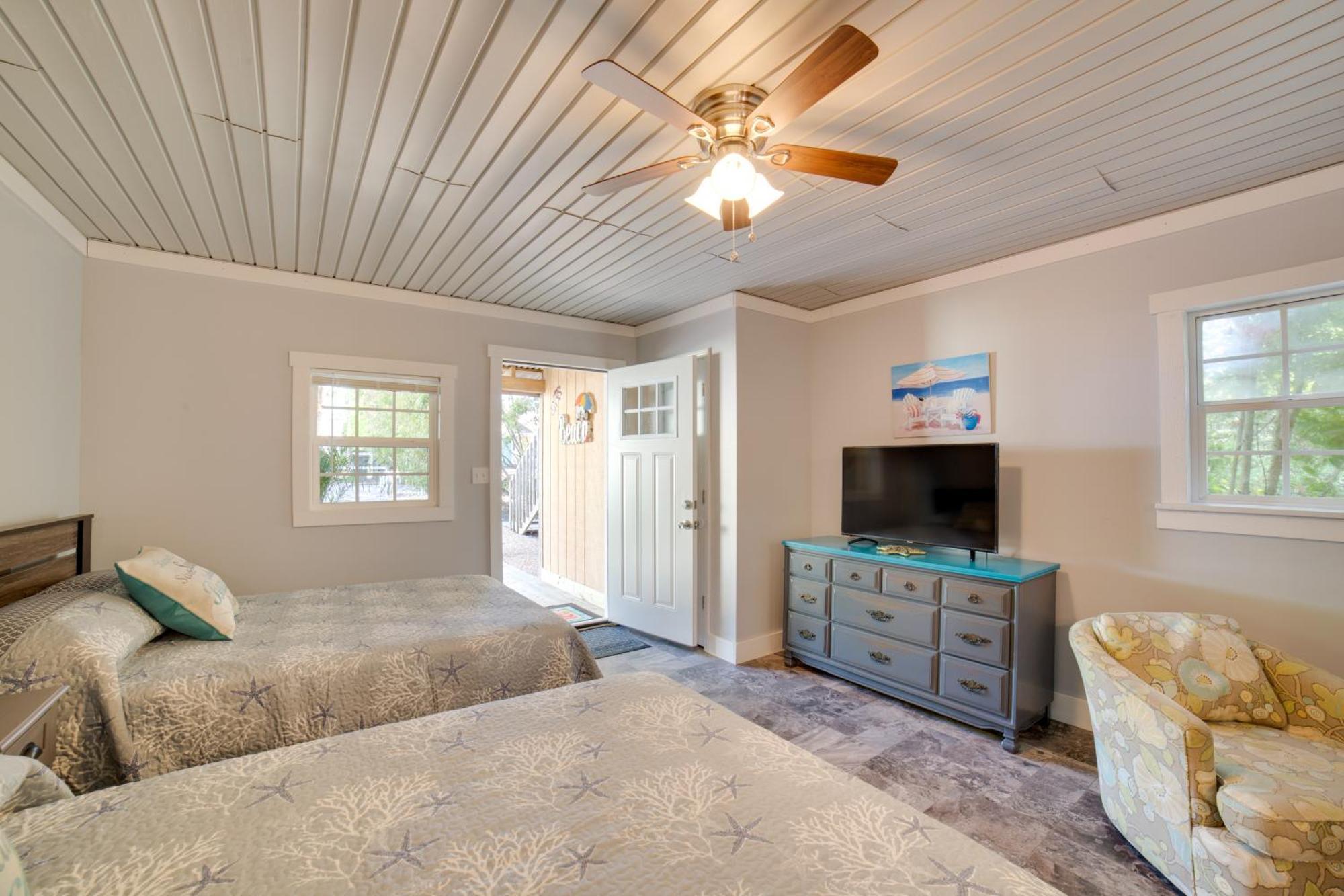 Ocean Isle Beach Studio With Patio - 1 Mi To Pier! エクステリア 写真