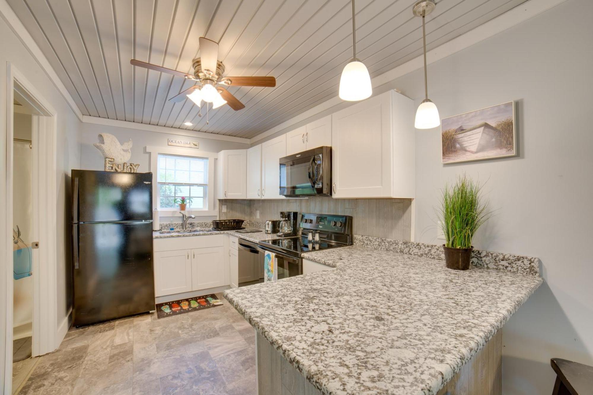 Ocean Isle Beach Studio With Patio - 1 Mi To Pier! エクステリア 写真