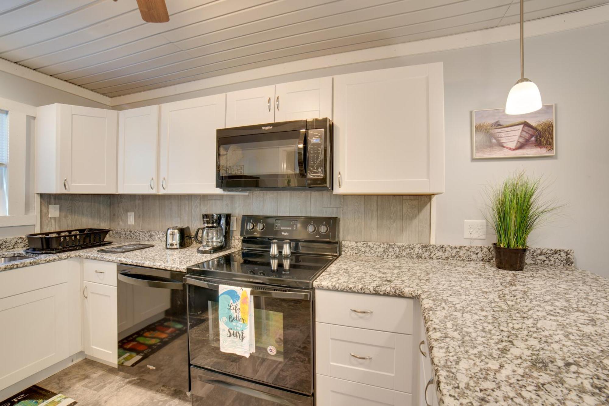 Ocean Isle Beach Studio With Patio - 1 Mi To Pier! エクステリア 写真